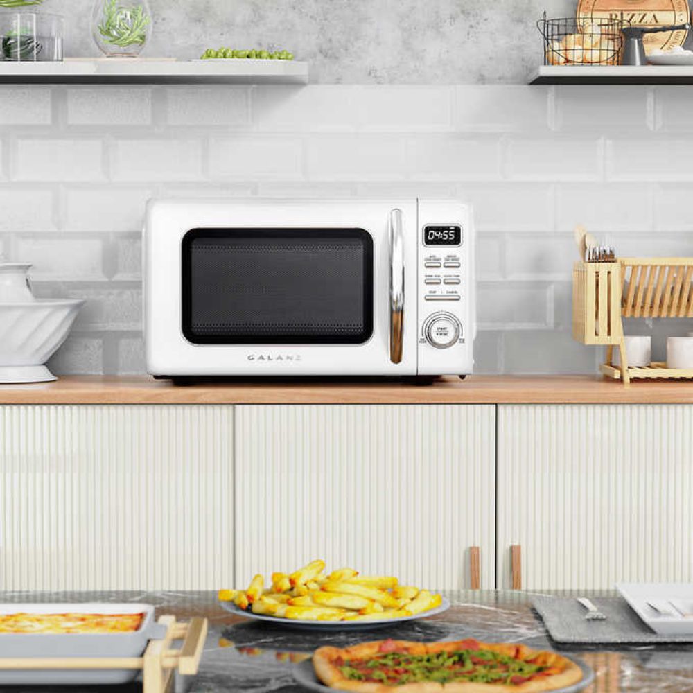 Galanz - 0.7 cu. 3.5 Cu. Ft. Retro Microwave
