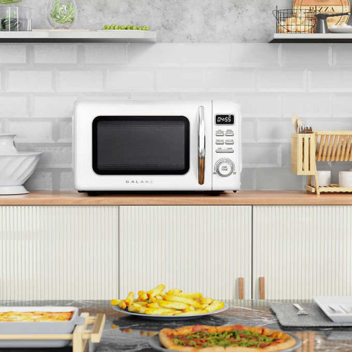 Galanz - 0.7 cu. 3.5 Cu. Ft. Retro Microwave
