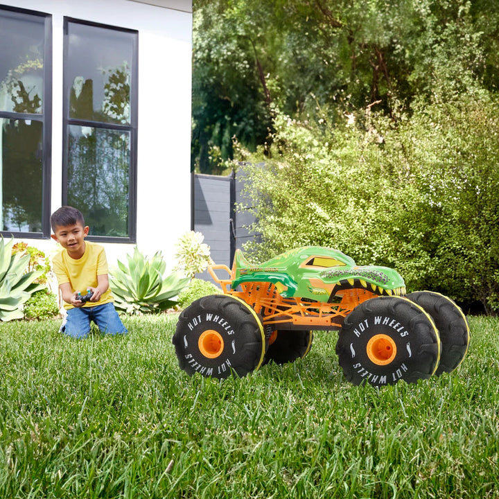 Hot Wheels - Mega Wrex RC avec mini réplique moulée sous pression