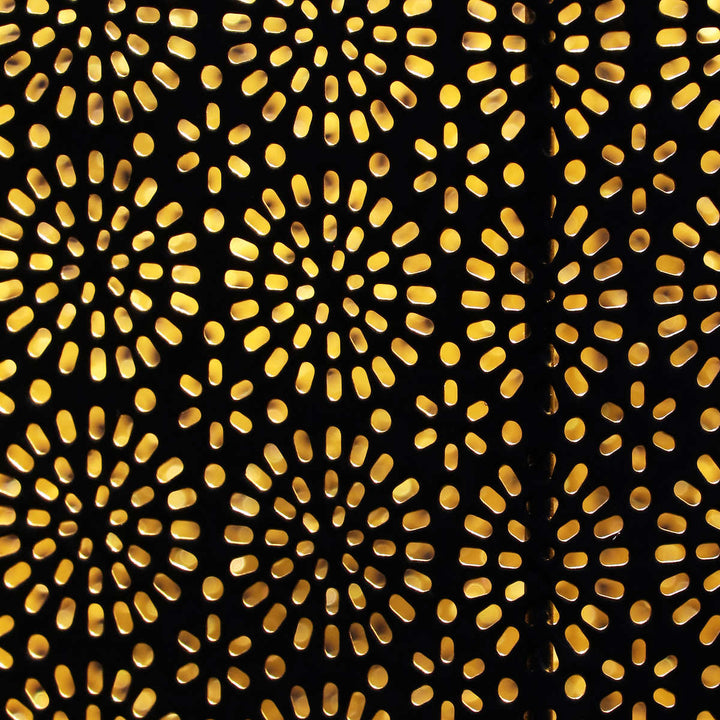 2 lanternes en métal de motifs mandala filigranes, à DEL par énergie solaire